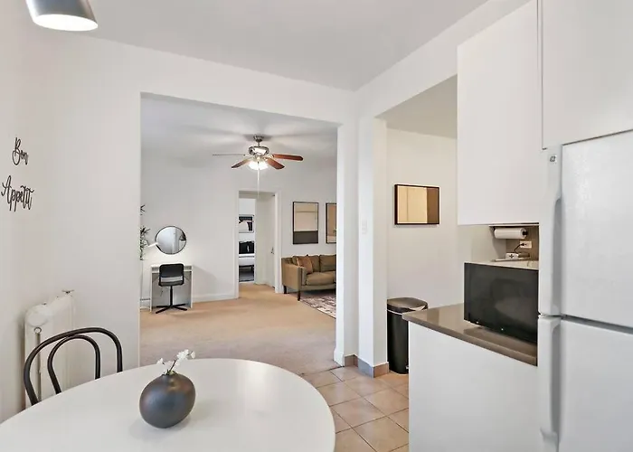 Sleek 1-bedroom In - East Park Tower 0610 Rep Apartment