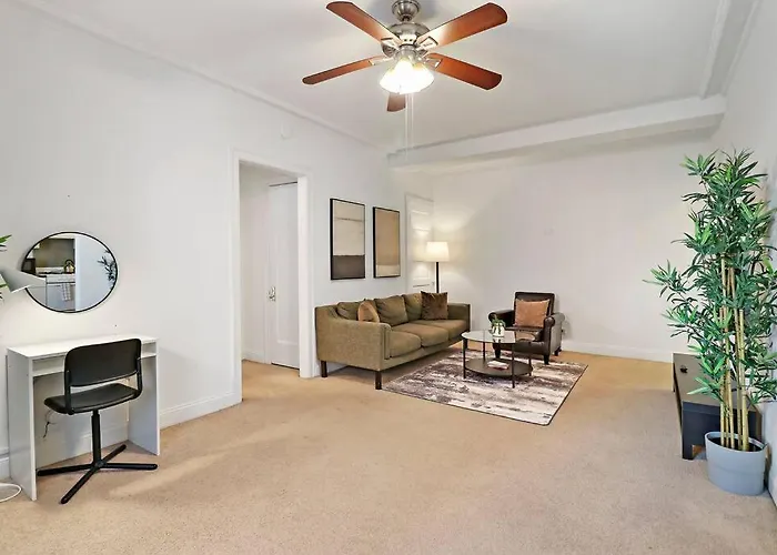 Sleek 1-bedroom In - East Park Tower 0610 Rep Apartment *